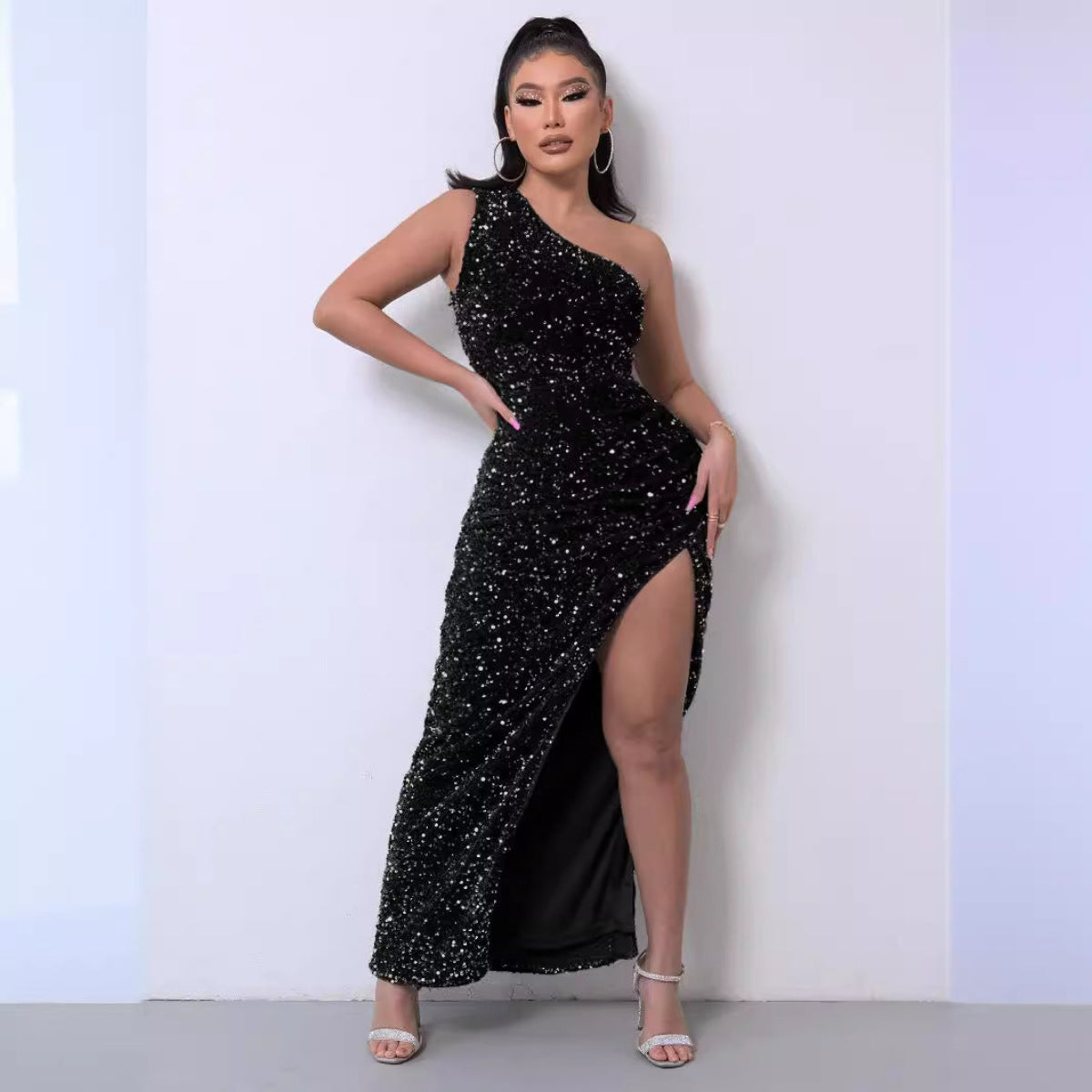 Celine | Robe à Paillettes Glamour à Une Épaule